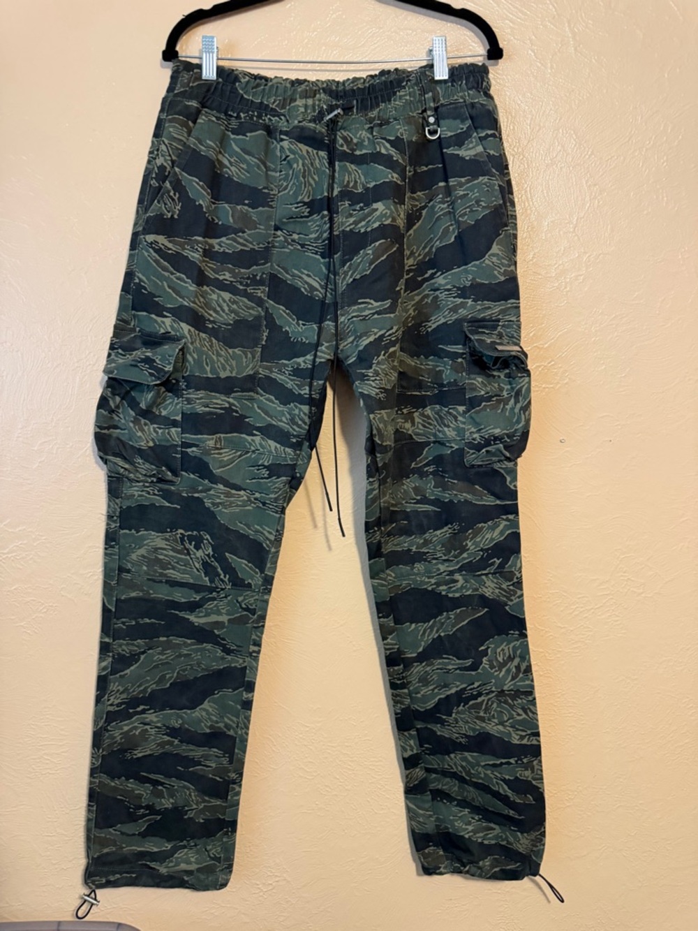 Men's Tiger-Stripe Cargo Pants - Green Camo